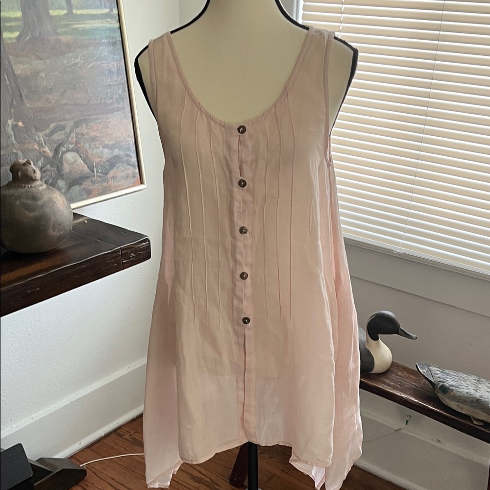 Light Pink Sleeveless Tunic Top with Button Front